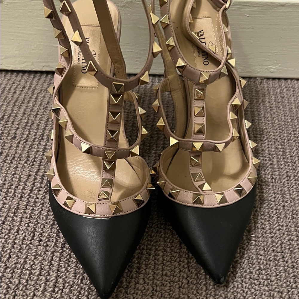 Valentino Black and Cream Studded Heels size 6.5 preowned